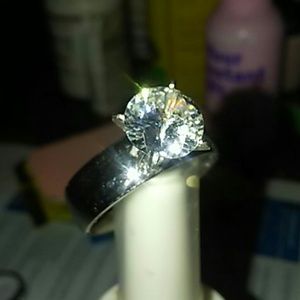 THICK BAND SOLITAIRE ENGAGEMENT RING💍